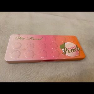 TOO FACED SWEET PEACH eye shadow palette